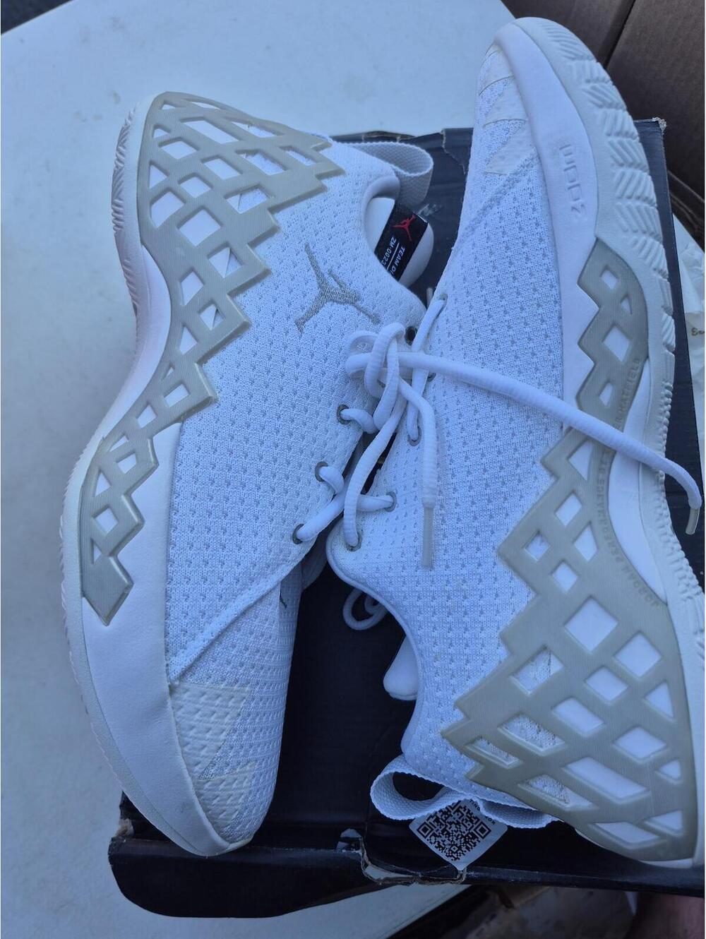 Air Jordan Jumpman Diamond Low PF White/ Metallic Sz 10 Men